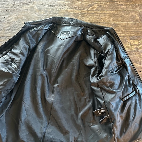 Black vintage 100% Leather Jacket,really good condition, light wear on sleeves. - Picture 12 of 13